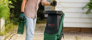 Biotrituradora AXT Rapid 2000-2200 de Bosch Home & Garden: Desmenuzado seguro y eficiente en el jardín