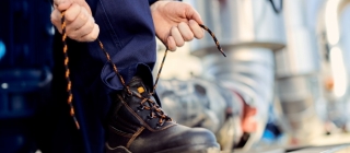 Salud y protección en el entorno laboral: La importancia de elegir un buen calzado