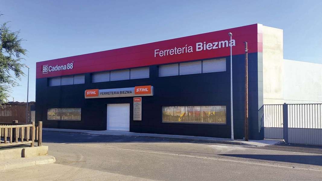 Nuevas instalaciones de Ferretería Biezma  junto a Cadena88