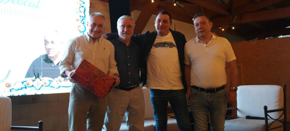 Pedro Durán (Durán Ferretería) recibe el homenaje a 50 años de trayectoria empresarial
